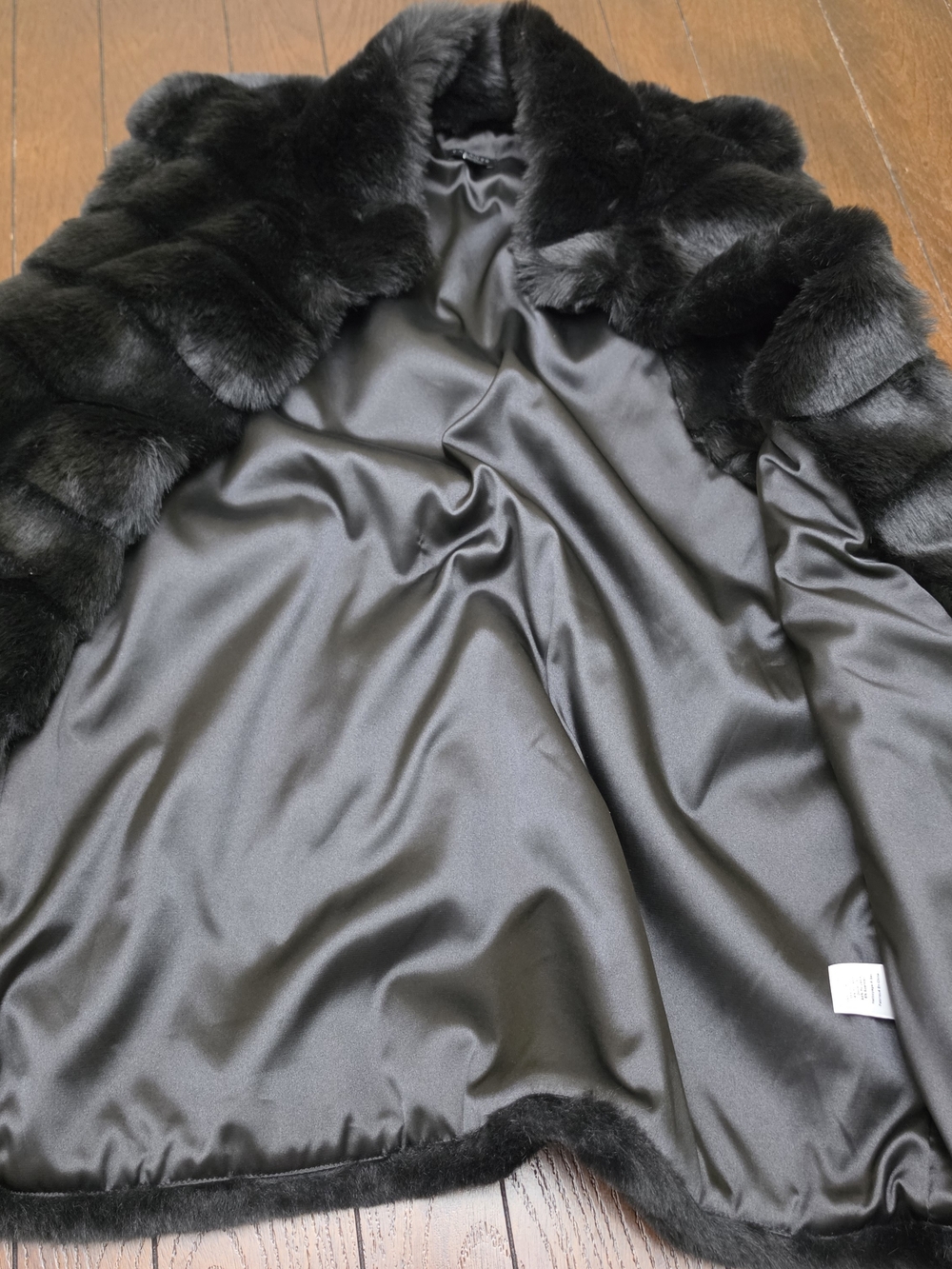 Talbots Faux Fur Vest in Black Size Medium Like New - Picture 5 of 10